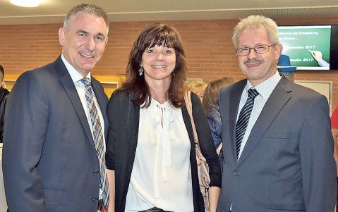 Regierungsrat Alex Hürzeler mit Ehefrau Ursula und Kurt Schmid, Präsident Aargauischer Gewerbeverband.