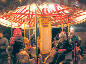 Die kleinen Besucher hatten ihre helle Freude an den Karussellfahrten.