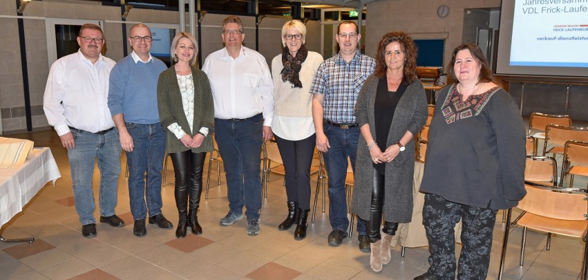 Veränderungen in der VDL-Kommission: Manuela Tschudin (von rechts) und Karin Stocker wurden verabschiedet. Neu dabei ist Mario Kalt. Auf dem Foto (zweiter von links) Christoph Egloff, MBF-Geschäftsleitungs-Mitglied.